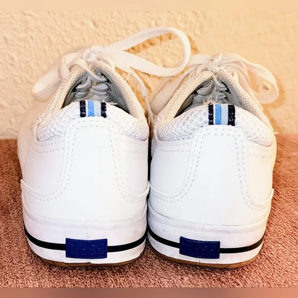 Keds White Leather Structured Low Top Tennis Shoes. These are classic shoes. 8.5 - Picture 8 of 13